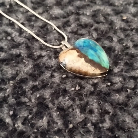 Natural Scenery pendant Heart turquoise and Sand Color Pendant Necklace - Picture 5 of 9